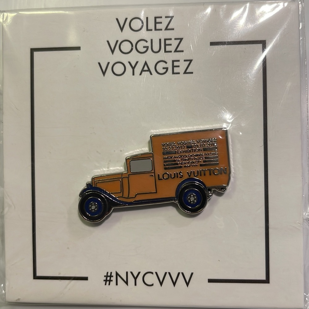 COPY - Louis Vuitton Pin